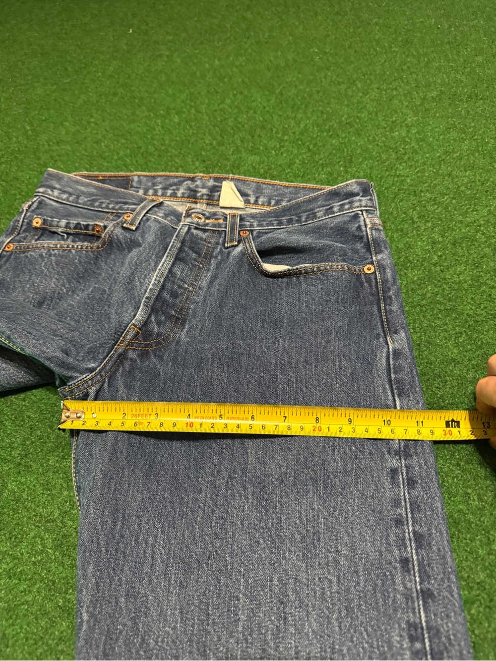 Levis 501 Button Fly 32x32 Medium Wash Vintage 90s Y2K Denim Jeans Original Fit - Picture 10 of 11
